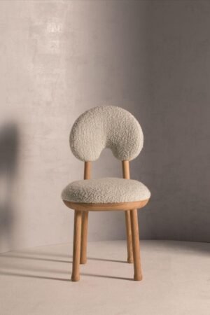 Cloud Chair – Boucle Fabric & Natural Wood Legs | SA7ARA